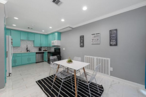 Spacious 2BR Apt with King Beds & Fully Equipped Kitchen